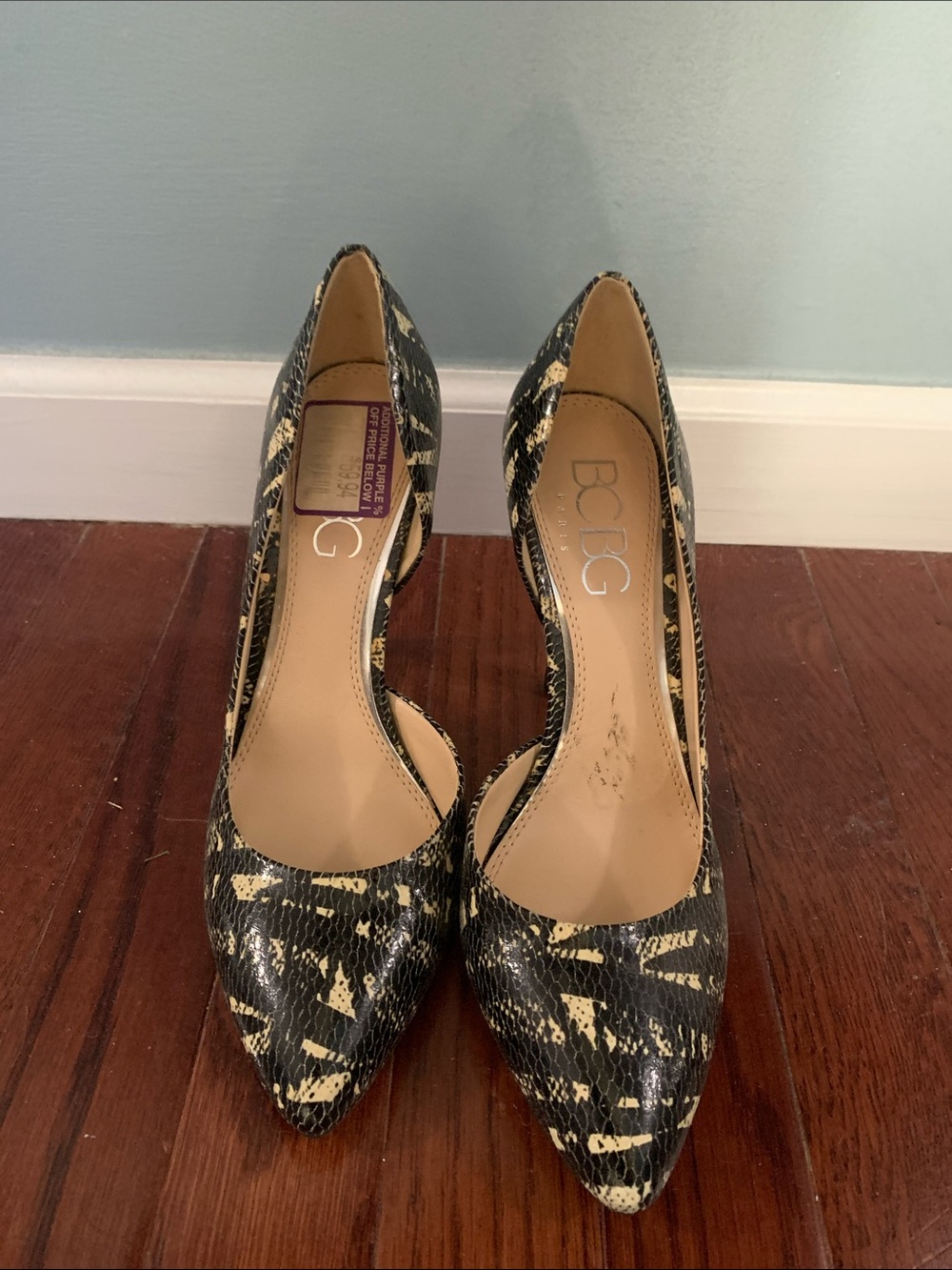 BCBG Black and Gold Patterned Pointed Toe Pumps